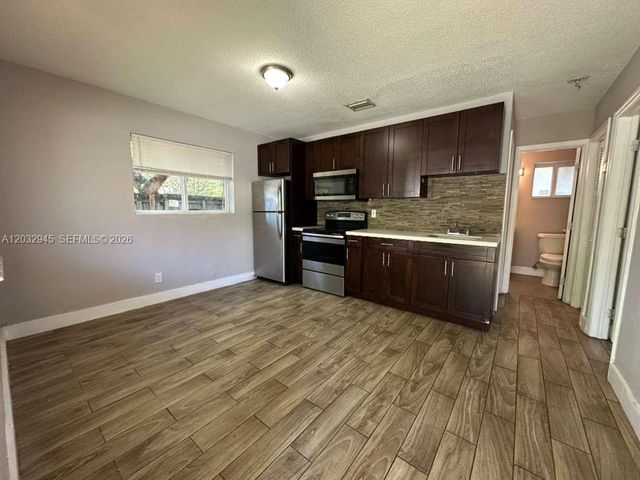 647 NW 3rd Ave 1, Fort Lauderdale, FL 33311