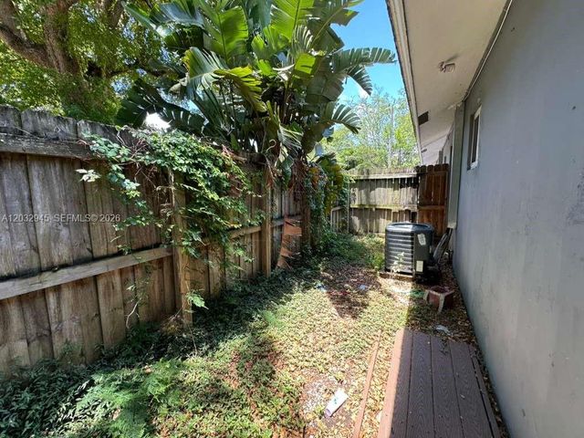 647 NW 3rd Ave 1, Fort Lauderdale, FL 33311