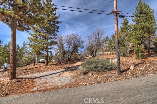 1115 Fawnskin Drive, Fawnskin, CA 92333