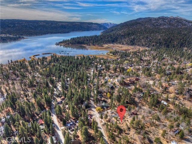 1115 Fawnskin Drive, Fawnskin, CA 92333