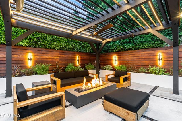 2836 Great Smokey Court, Westlake Village, CA 91362