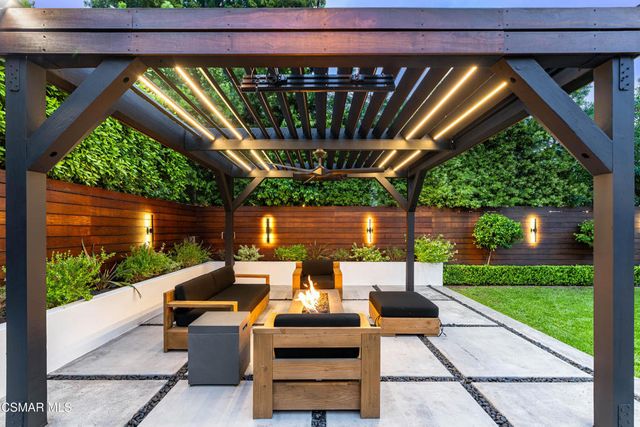 2836 Great Smokey Court, Westlake Village, CA 91362