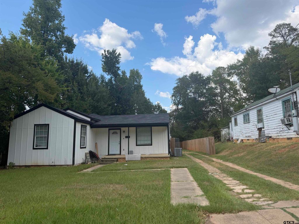 1437 W Cochran, Tyler, TX 75702