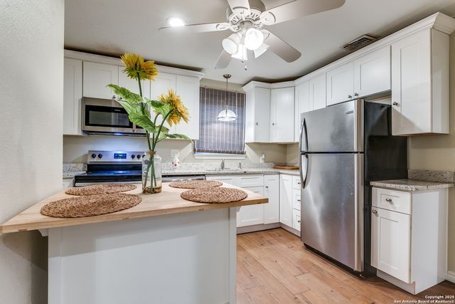 1414 Capitol, San Antonio, TX 78201