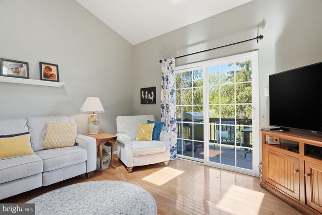 142 GRANDVIEW DR, Warminster, PA 18974
