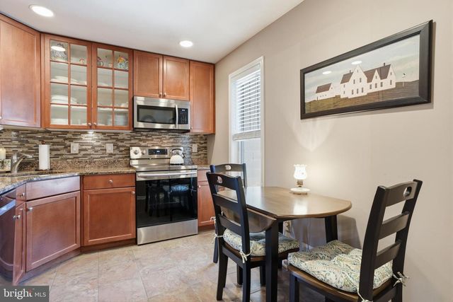 142 GRANDVIEW DR, Warminster, PA 18974