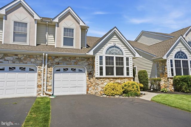 142 GRANDVIEW DR, Warminster, PA 18974