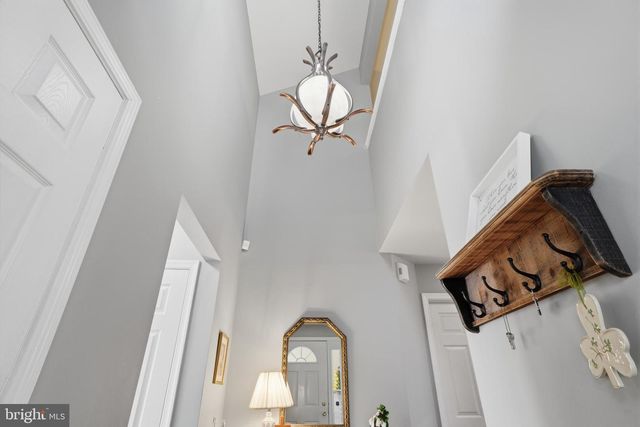 142 GRANDVIEW DR, Warminster, PA 18974