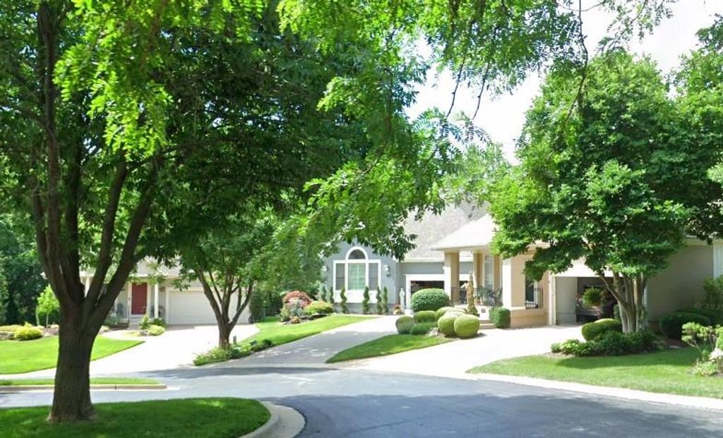 12345 Long Street, Overland Park, KS 66213