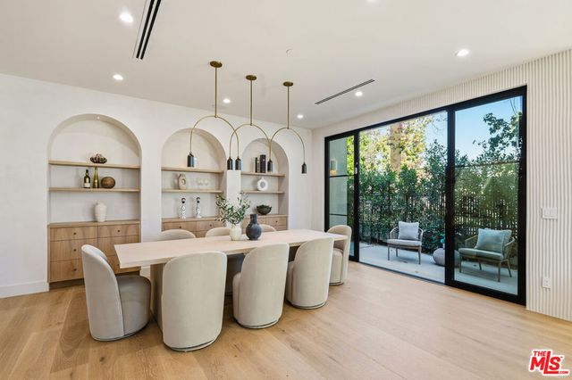 16643 Addison Street, Encino, CA 91436