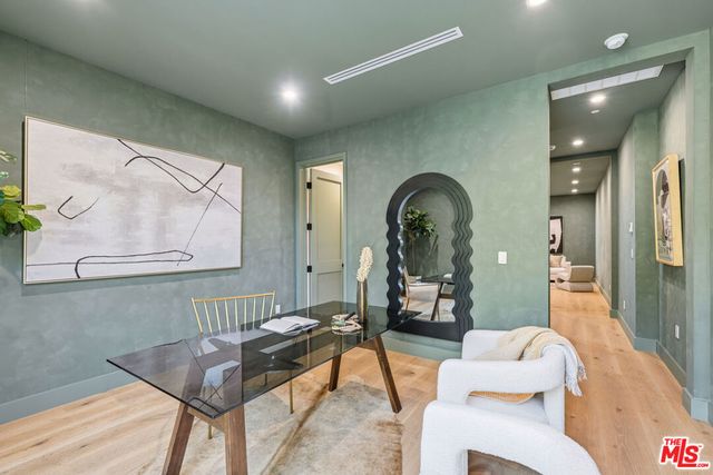 16643 Addison Street, Encino, CA 91436