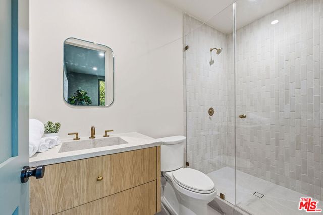 16643 Addison Street, Encino, CA 91436