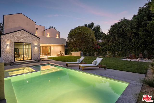 16643 Addison Street, Encino, CA 91436