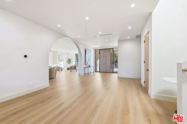 16643 Addison Street, Encino, CA 91436