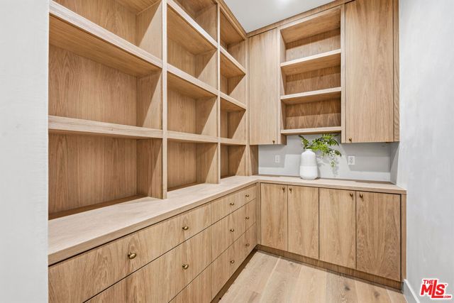 16643 Addison Street, Encino, CA 91436