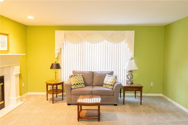 9 Folkestone Lane, Penfield, NY 14526