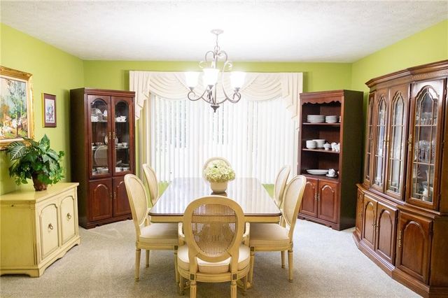 9 Folkestone Lane, Penfield, NY 14526