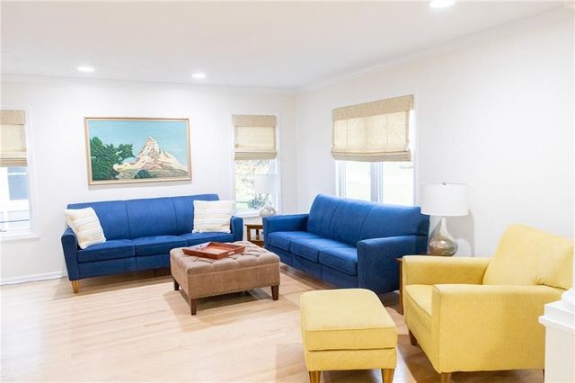 9 Folkestone Lane, Penfield, NY 14526