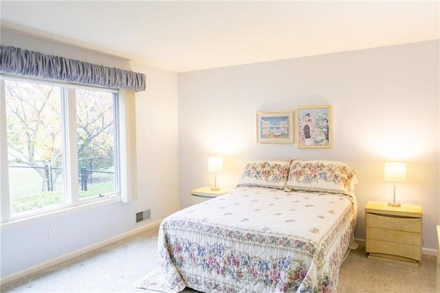 9 Folkestone Lane, Penfield, NY 14526