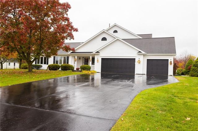 9 Folkestone Lane, Penfield, NY 14526