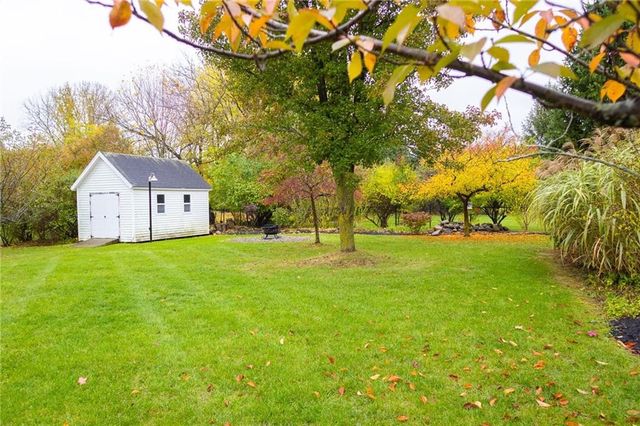 9 Folkestone Lane, Penfield, NY 14526