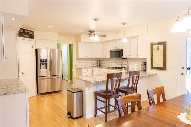 9 Folkestone Lane, Penfield, NY 14526