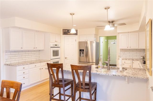 9 Folkestone Lane, Penfield, NY 14526