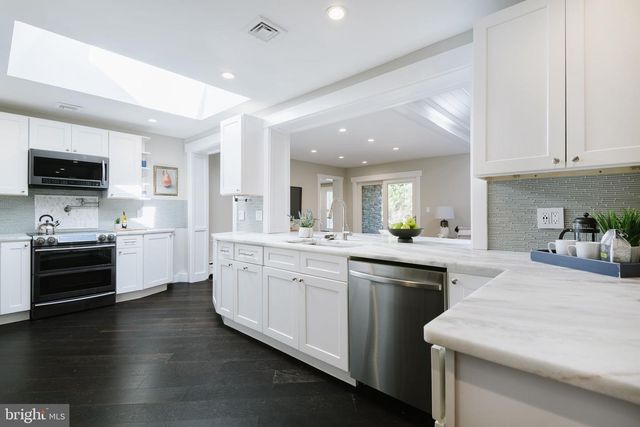 129 CAMBRIDGE DR, Wilmington, DE 19803