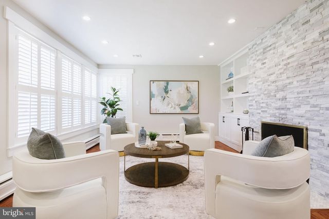 129 CAMBRIDGE DR, Wilmington, DE 19803