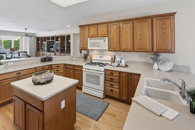 775 Yosemite Ct, Lincoln, CA 95648