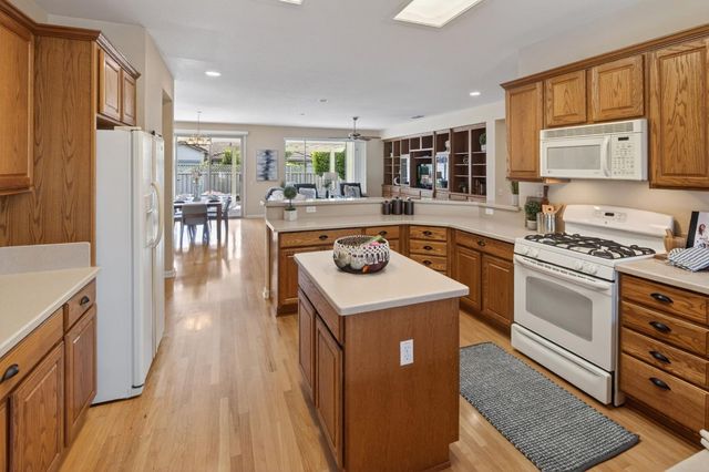 775 Yosemite Ct, Lincoln, CA 95648
