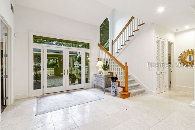 15 Hawthorne Rd, Bluffton, SC 29910