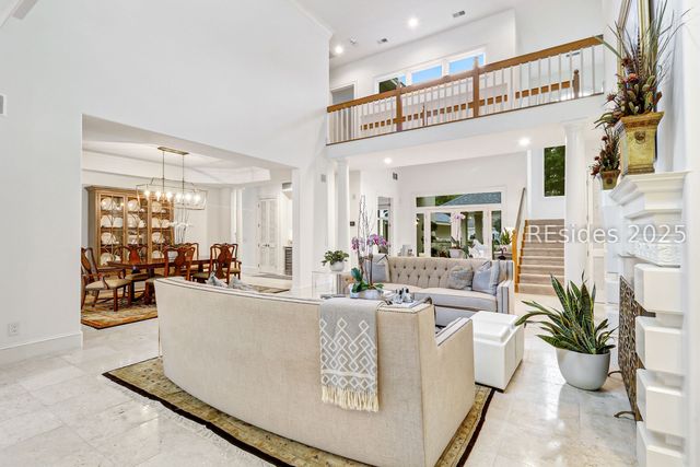 15 Hawthorne Rd, Bluffton, SC 29910