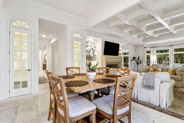 15 Hawthorne Rd, Bluffton, SC 29910