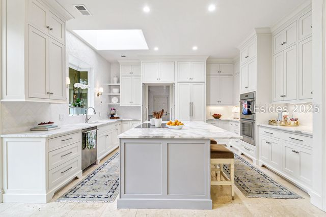 15 Hawthorne Rd, Bluffton, SC 29910