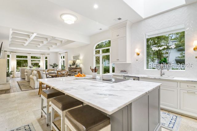 15 Hawthorne Rd, Bluffton, SC 29910