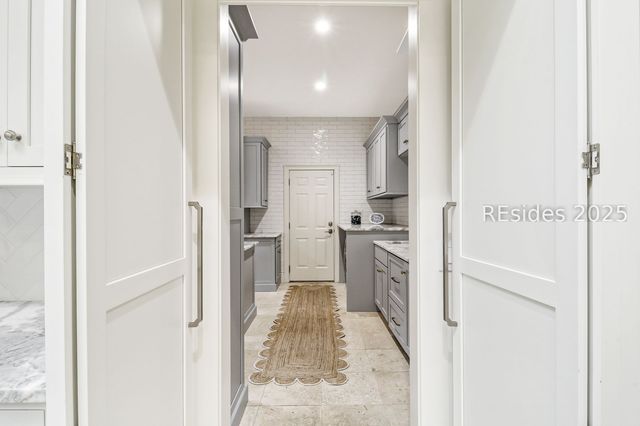 15 Hawthorne Rd, Bluffton, SC 29910