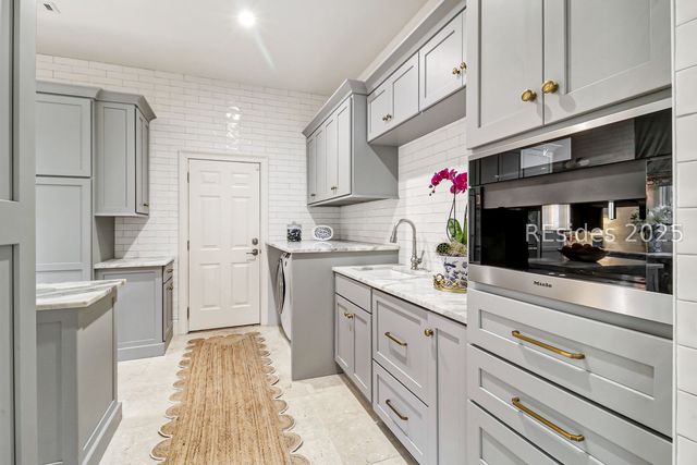 15 Hawthorne Rd, Bluffton, SC 29910