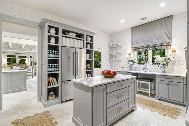 15 Hawthorne Rd, Bluffton, SC 29910