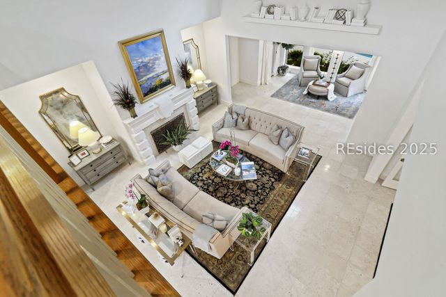 15 Hawthorne Rd, Bluffton, SC 29910