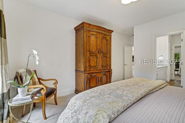 15 Hawthorne Rd, Bluffton, SC 29910