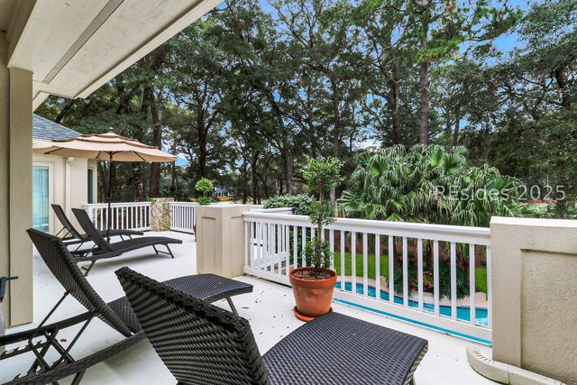 15 Hawthorne Rd, Bluffton, SC 29910