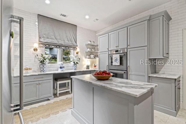 15 Hawthorne Rd, Bluffton, SC 29910