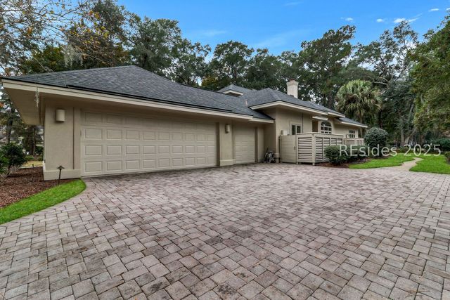 15 Hawthorne Rd, Bluffton, SC 29910