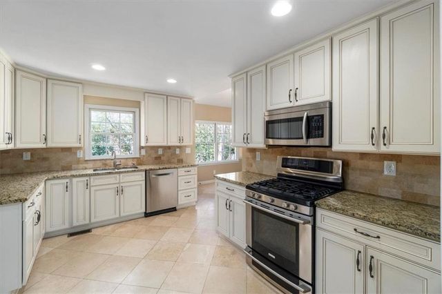 863 Countryside SE Court, Marietta, GA 30067