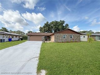 707 Garland Avenue, Sebring, FL 33875