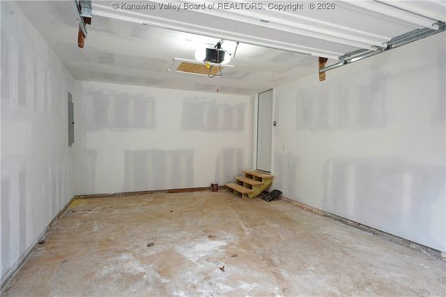 3241 Buff Creek Road, Hurricane, WV 25526