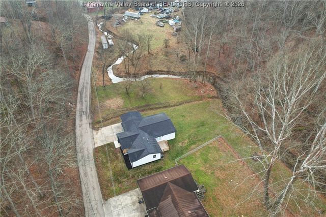 3241 Buff Creek Road, Hurricane, WV 25526