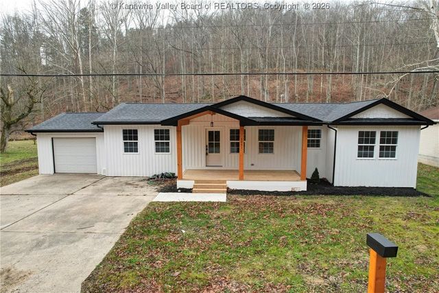 3241 Buff Creek Road, Hurricane, WV 25526