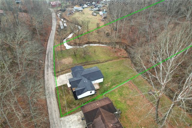 3241 Buff Creek Road, Hurricane, WV 25526